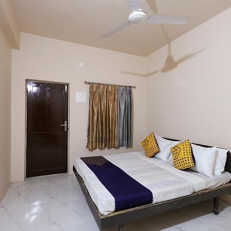 Spot On 64818 Hotel Minal Jamnagar Exterior photo